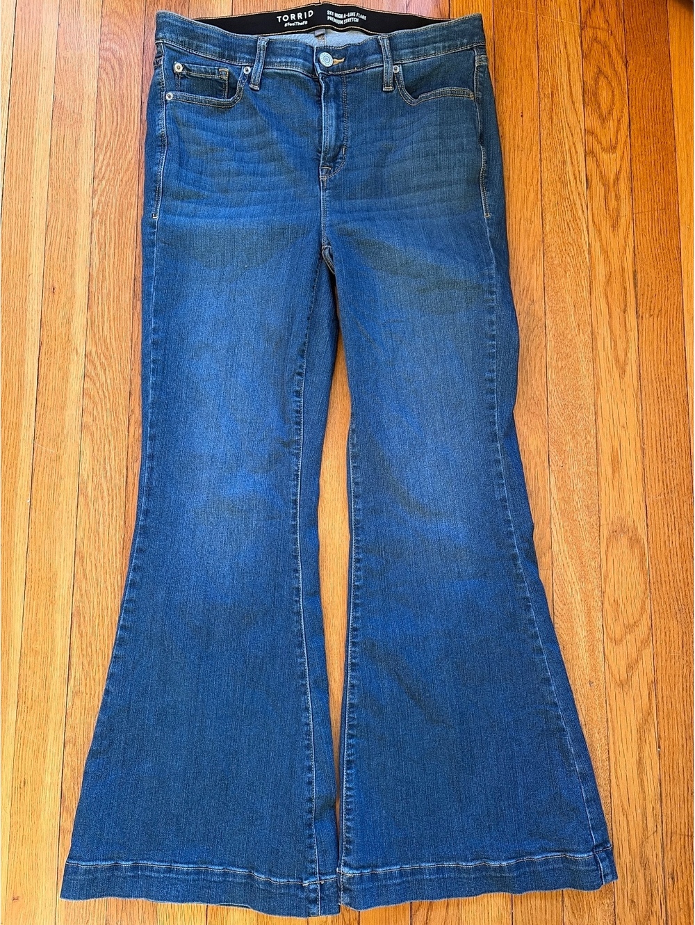 Torrid Sky High A-Line Flare Jeans 12 Medium Wash Premium Stretch 70s Boho Style